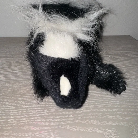 Folkmanis Folktails Plush Skunk Hand Puppet Stuffed Animal - Picture 6 of 6